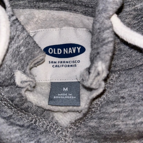 Old navy size medium gray sweatshirt - Picture 4 of 8